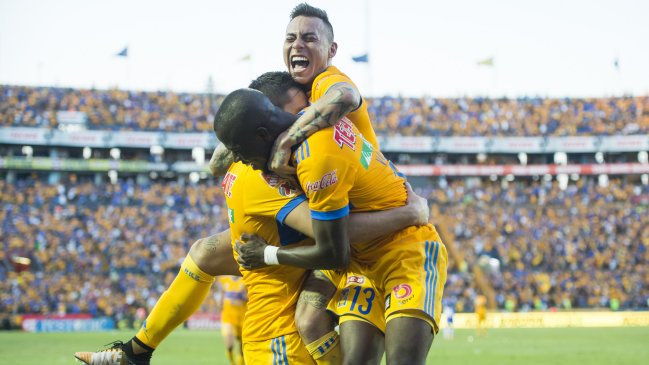 Eduardo Vargas orquestó la goleada de Tigres sobre Puebla en el Apertura mexicano