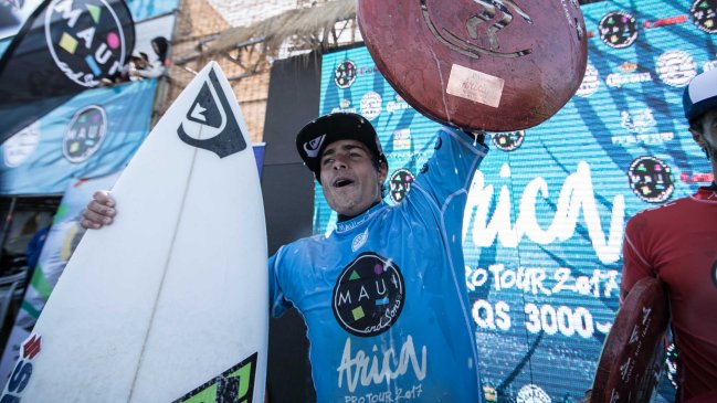 El peruano Tomás Tudela se impuso en el Arica Pro Tour del Circuito Mundial de surf