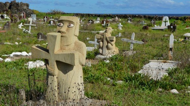 Isla de Pascua: Familias optan por entierros en predios propios por saturación de cementerio
