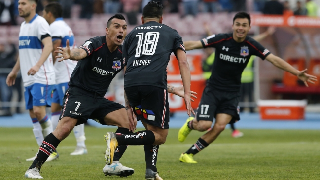 Un contundente Colo Colo goleó a U. Católica y se adjudicó la Supercopa
