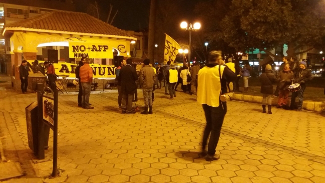 Cacerolazos convocados por No + AFP se desarrollan en distintos puntos del país