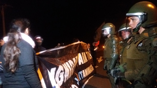 Vecinos de Tiltil protestaron contra aprobación de relleno sanitario