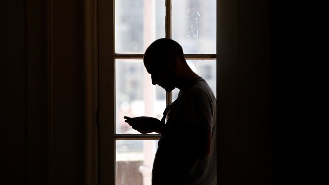 Dan ultimátum a Facebook, Twitter y Google por sus condiciones de uso