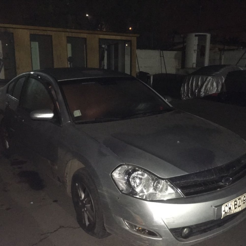 Macul: Carabineros detuvo a cuatro hombres que viajaban en auto con encargo por robo