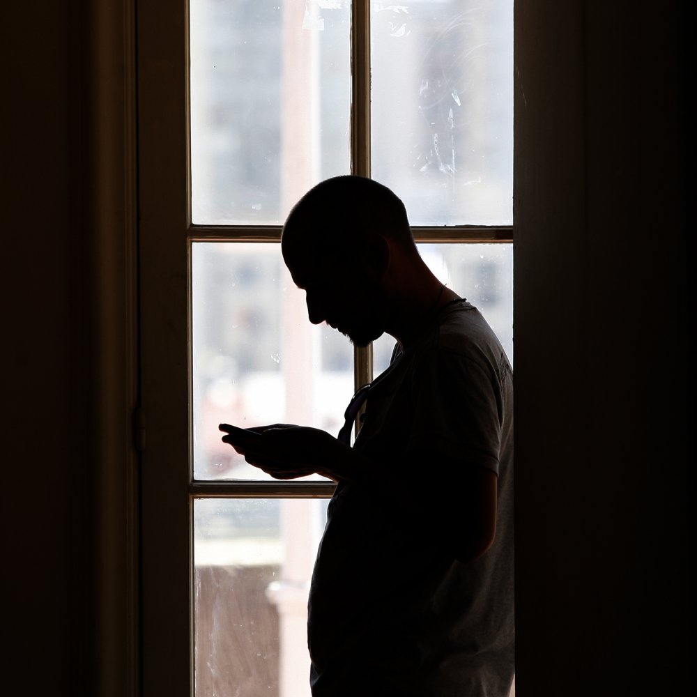 Dan ultimátum a Facebook, Twitter y Google por sus condiciones de uso