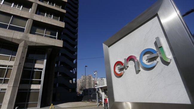 Las Condes exige dos millones de pesos a Enel por gastos en hoteles
