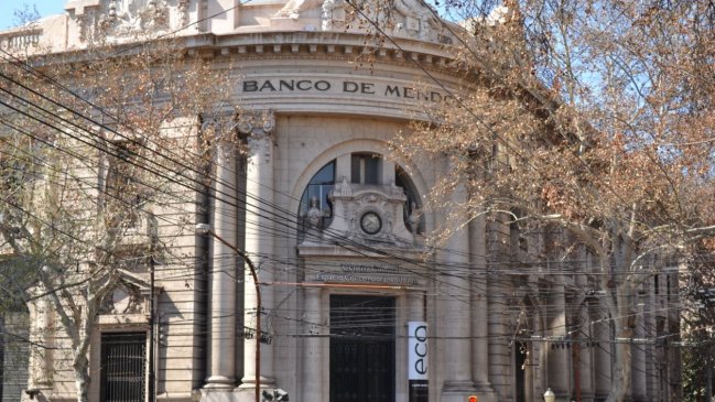 Mujer le ganó una demanda a la esposa de su amante