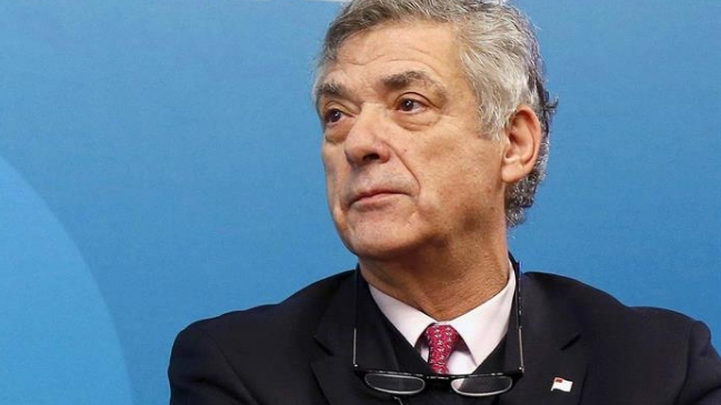 Angel María Villar renunció a su cargo de vicepresidente de la UEFA