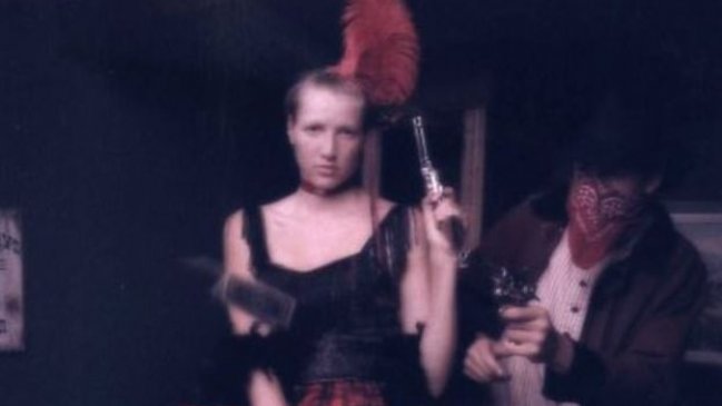 Profesora es acusada de tener sexo con un alumno en un avión