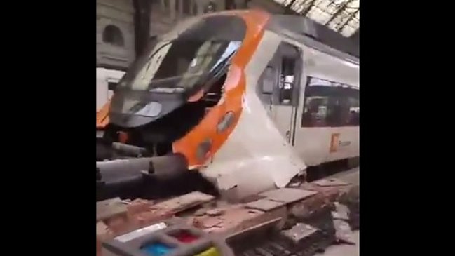 Al menos 40 personas heridas tras accidente de tren en Barcelona