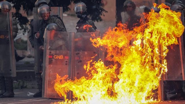 Mueren dos jóvenes en protestas en Venezuela: Cifra de fallecidos subió a 107