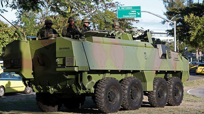 Brasil desplegó miles de militares a las calles de Río de Janeiro para combatir la violencia