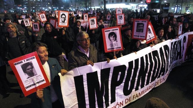 Familiares víctimas de DDHH marcharon para pedir salida del jefe del Ejército