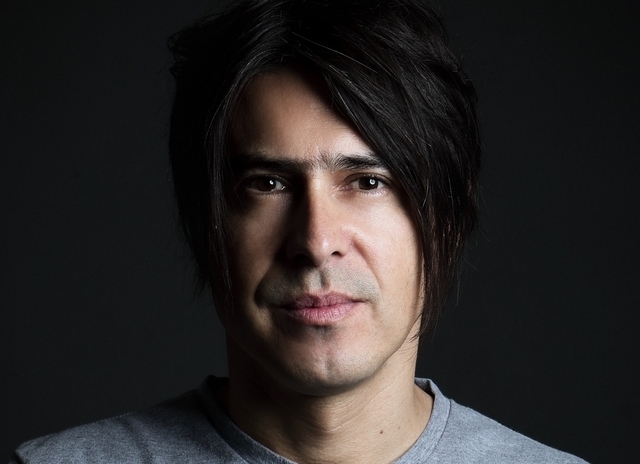 Ex baterista de Lucybell reedita su primer disco solista