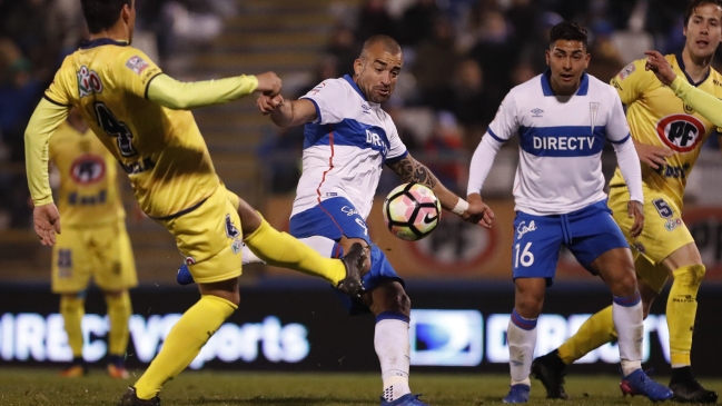Universidad Católica debutó con reñido empate ante Universidad de Concepción