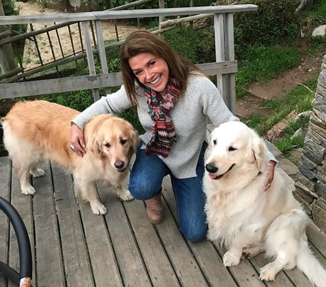 Carolina Arregui subió fotos con perros de Alexis Sánchez y generó debate