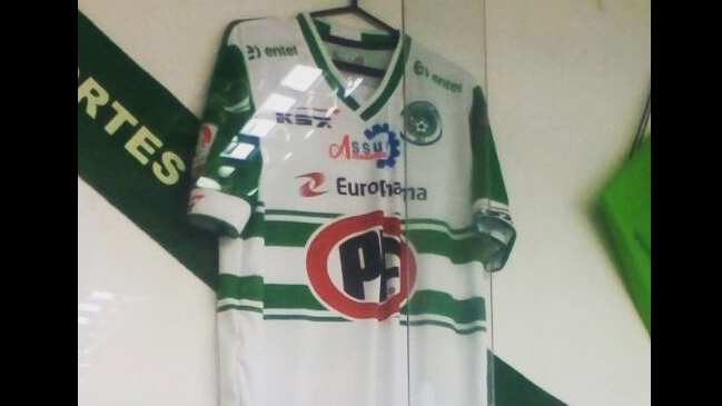 Deportes Puerto Montt puso a la venta la camiseta de Sebastián Abreu
