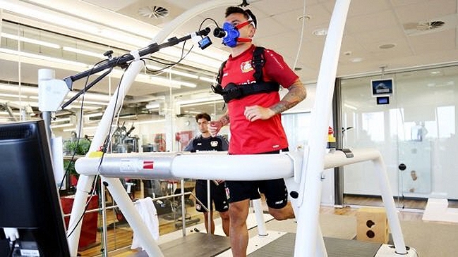 Charles Aránguiz volvió a la disciplina de Bayer Leverkusen