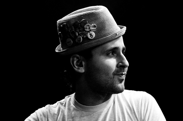 Visitante alista detalles de disco de su nuevo grupo, Trending Tropics