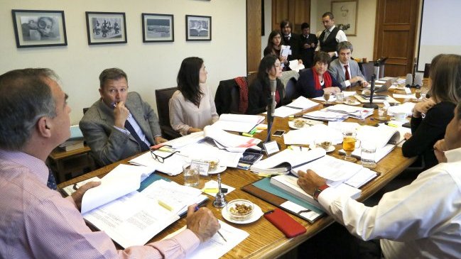 Comisión de Educación del Senado despachó proyecto de desmunicipalización