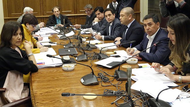 Comisión mixta despachó la despenalización del aborto en tres causales