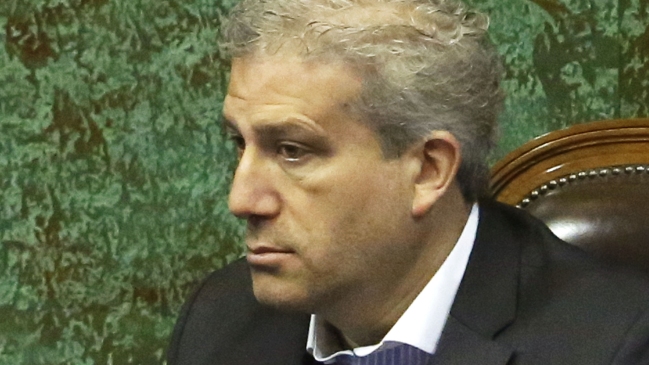 Rincón no baja su repostulación y acusa a Goic de 