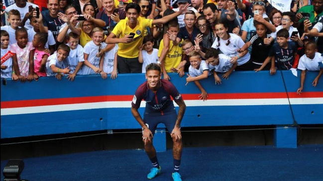 Neymar fue presentado a la hinchada del PSG: Vine aquí para hacer historia