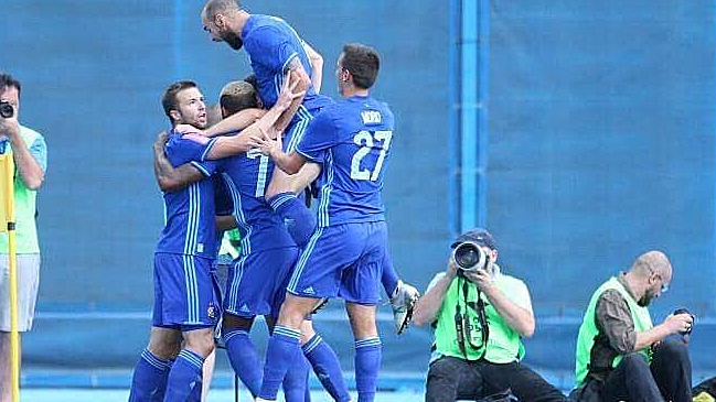 Junior Fernandes y Angelo Henríquez jugaron en victoria de Dinamo Zagreb