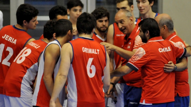 Selección chilena enfrenta a Perú en la primera jornada del Sudamericano de Voleibol