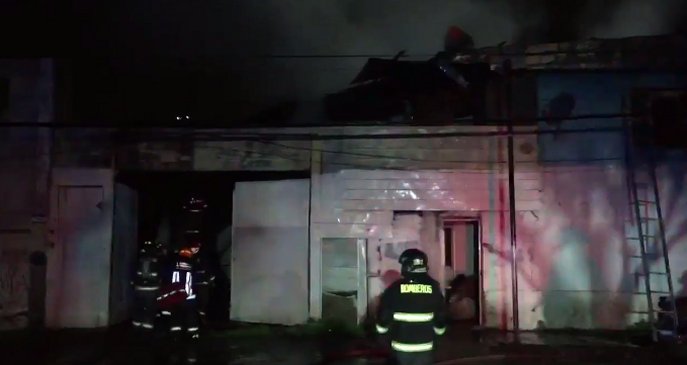 Incendio afectó a vivienda en Recoleta
