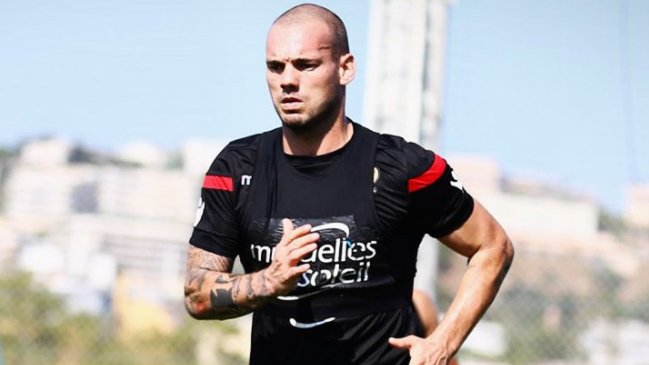 Wesley Sneijder se convirtió en nuevo jugador de Niza de Francia