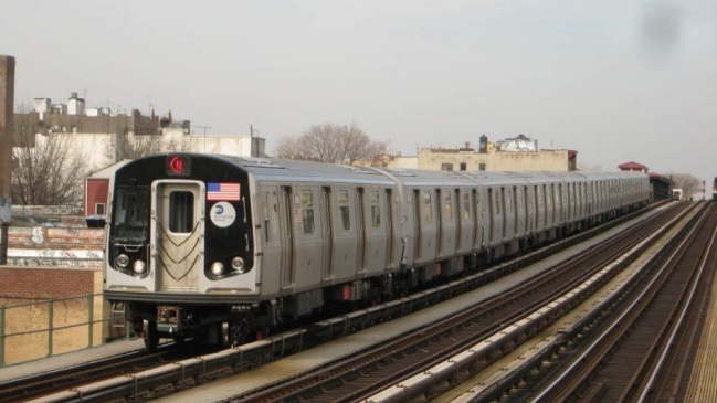 Nueva York plantea impuesto a los ricos para arreglar su sistema de Metro