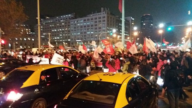 Trabajadores de Walmart intentaron marchar por la Alameda