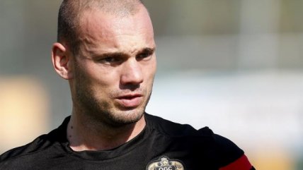   OGC Niza presentó al holandés Wesley Sneijder 