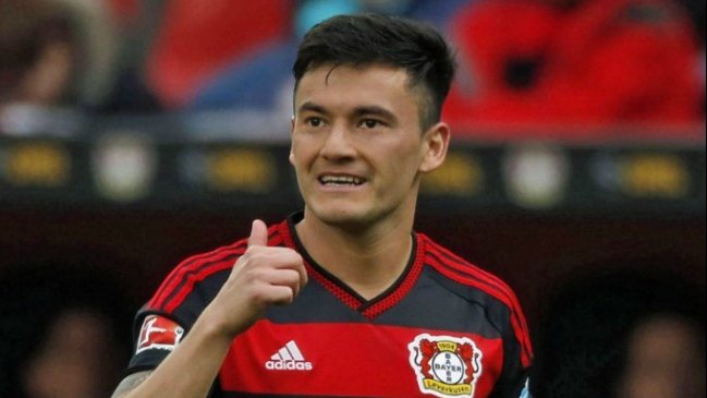 Charles Aránguiz necesitó una semana para ganar la confianza de su nuevo DT en Bayer Leverkusen