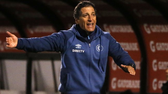 Mario Salas descartó salida de la UC: 