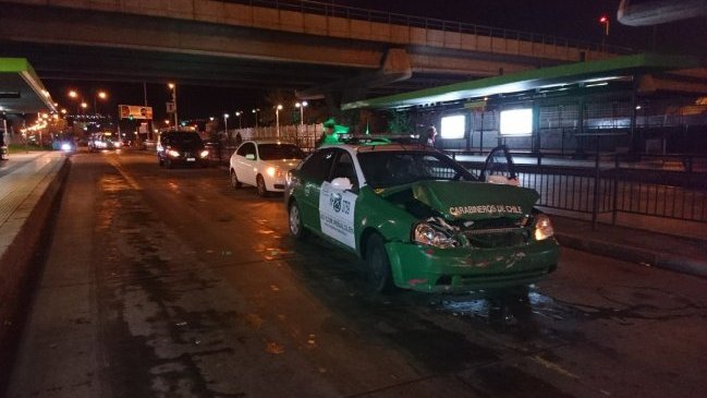 Persecución terminó con balacera y automóviles chocados