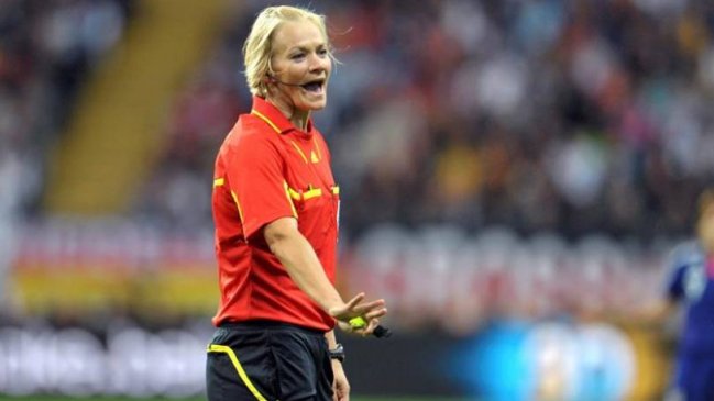 Bibiana Steinhaus será la primera mujer en dirigir un partido de la Bundesliga