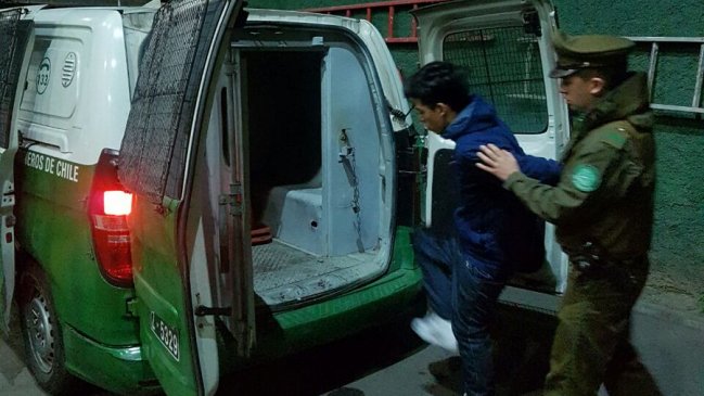 Carabineros detuvo a dos personas tras robo frustrado de un vehículo en Huechuraba