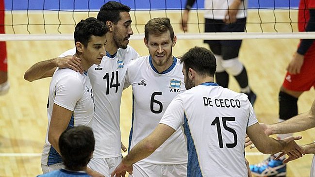 Chile desafía al campeón olímpico Brasil en el Sudamericano de Vóleibol