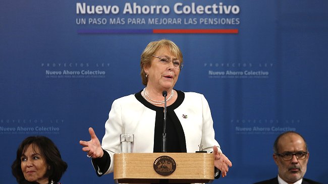 Reforma de Bachelet promete mejorar de inmediato las pensiones en 20%
