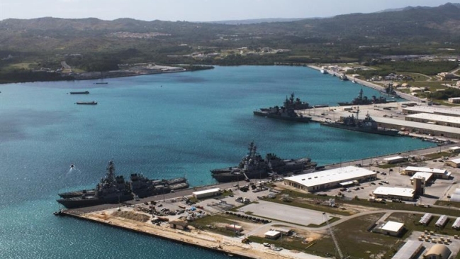 Gobernador de Guam pide a población 