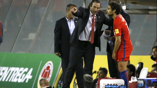 Jorge Valdivia es seguido por Pizzi para duelos clasificatorios