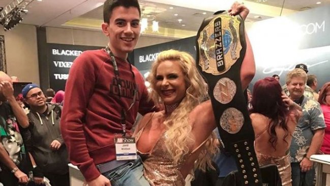 Joven actor español contó los detalles de la industria porno