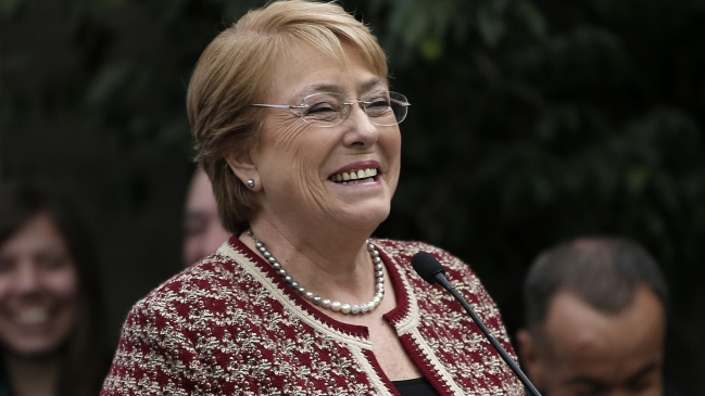 Presidenta se ríe de las 
