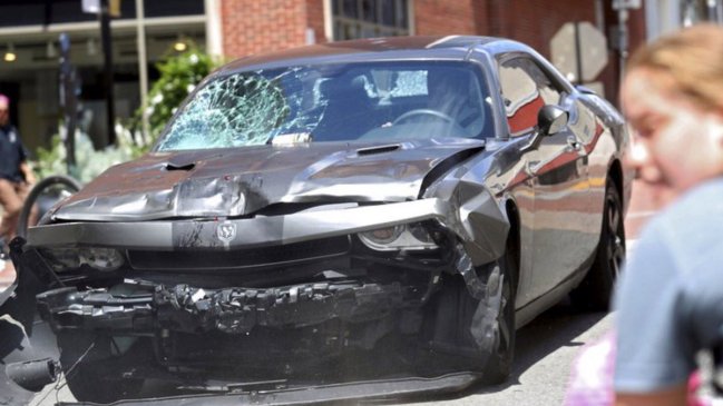 EEUU: Identifican a conductor que atropelló a multitud en Charlottesville