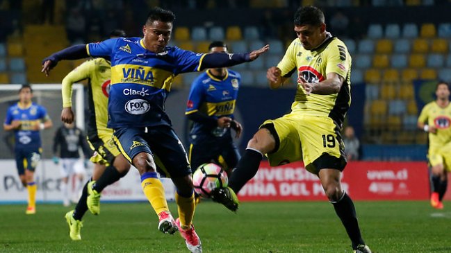 Oscar Salinas y el liderato de Everton: 