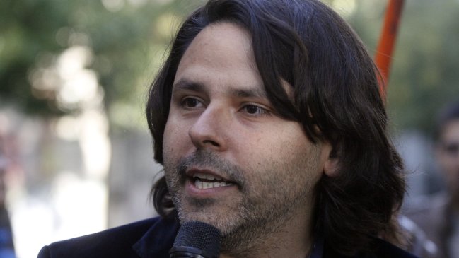 Esposa de Alberto Mayol emplazó a diputado Jackson: ¿Tanto miedo te da su liderazgo?