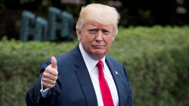 Trump culpa tanto a supremacistas como a izquierda de violencia en Virginia