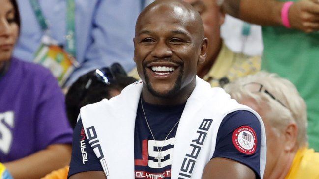 Mayweather aseguró que vivirá de farra antes de enfrentar a McGregor